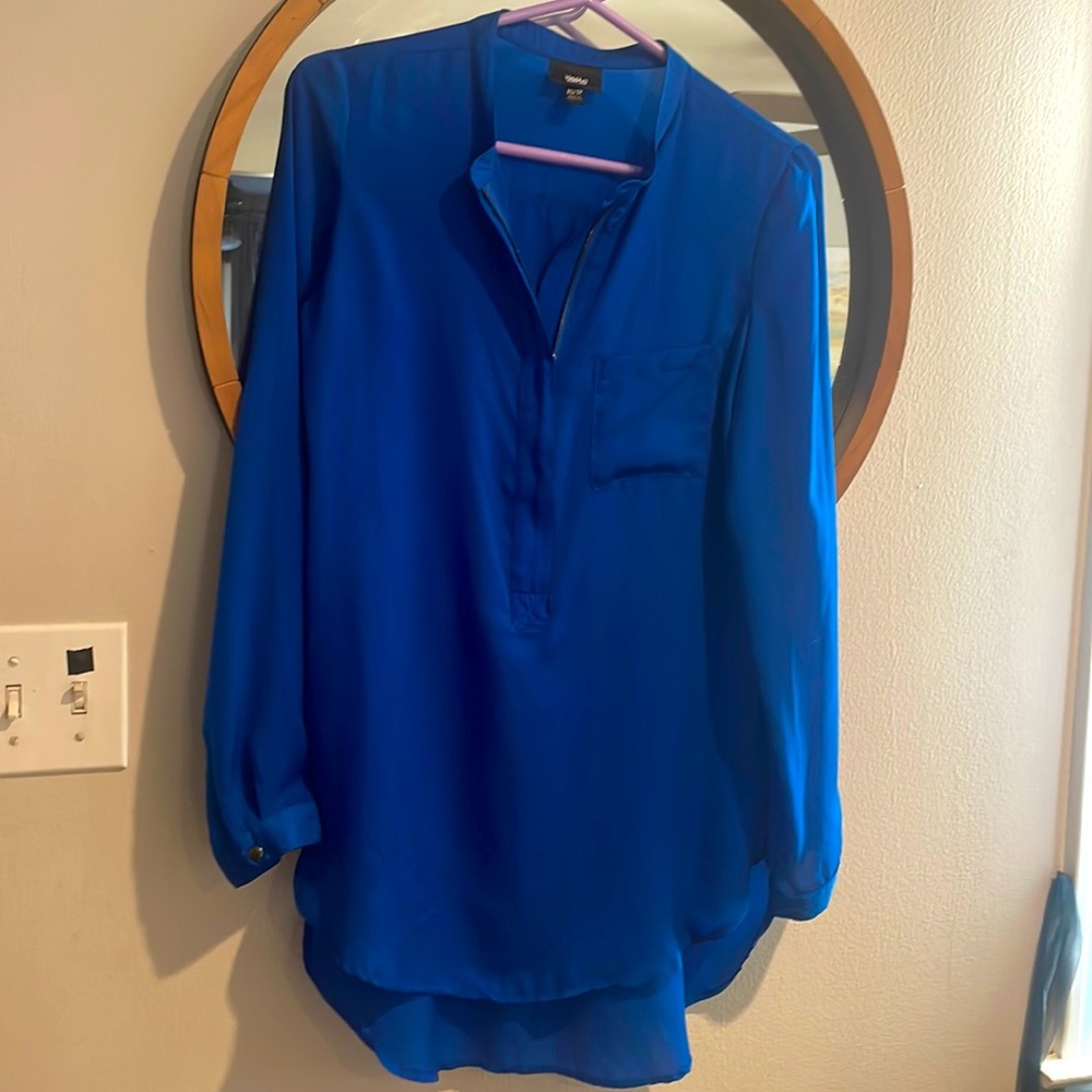 Long navy blue lightweight top (bundle 3 for $30)